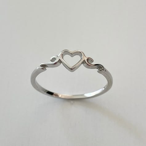 Buy Dainty Heart Swirl Sides Sterling Silver Ring Heart Ring Online in India - Etsy Hesrt Rings, Jewellery Rings Silver, Cute Little Rings, Cool Promise Rings, Cute Ring Designs, Cute Aesthetic Rings, Pretty Silver Rings, Silver Rings Jewelry, Silver Anniversary Ring