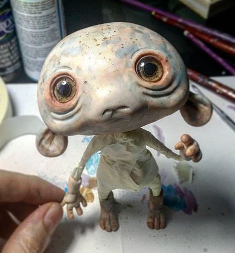 Clay Monsters, Fantasy Art Dolls, Arte Robot, Fantasy Creatures Art, Cute Clay, Clay Art Projects, Sculpting Clay, Creepy Dolls, Cute Monsters