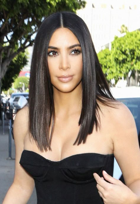 Kim Kardashian Hair, Kardashian Hair, Short Dark Hair, Straight Hair Cuts, Guest Hair, Actress Hairstyles, Lob Hairstyle, Haircuts Straight Hair, Long Bob Hairstyles