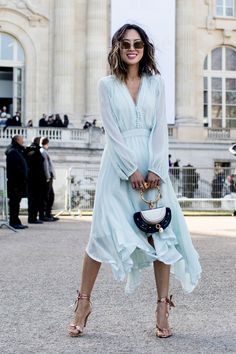 The Best Street Style At Paris Fashion Week Autumn Winter 2017, powder blue long sleeve handkerchief hem midi dress. Chiffon Long Dress, Boho Mode, Long Dresses Elegant, Chiffon Dress Long, Elegant Maxi Dress, Vestido Plus Size, Skirt Maxi, Looks Street Style, Wedding Guest Outfit Summer