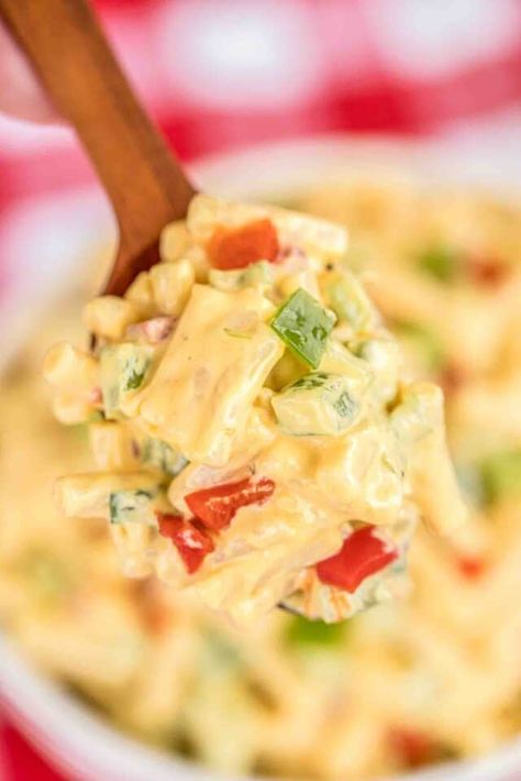 Mac & Cheese Pasta Salad - Plain Chicken Mac And Cheese Pasta Salad, Macaroni Salad Recipe With Cheese, Kraft Mac And Cheese Recipe, Cheese Pasta Salad, Cold Chicken Salads, Gourmet Mac And Cheese, Mac And Cheese Pasta, Delicious Pasta Salad, Pasta With Mayonnaise