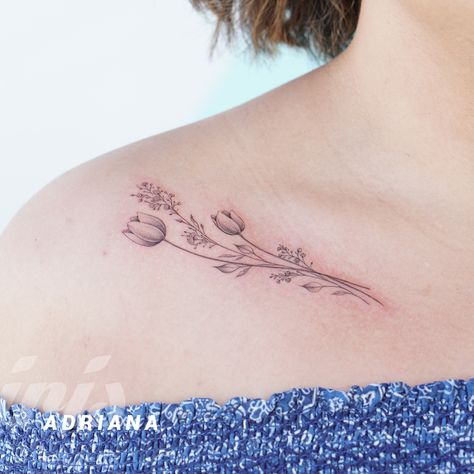 Tulip Collar Bone Tattoo, Clavicle Tattoo, Tulip Tattoo, Waist Tattoos, Collar Bone Tattoo, Collar Bone, Ankle Tattoo, Skin Art, Beautiful Skin