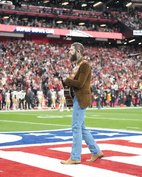 Post Malone today at the Super Bowl . . Photos by Adam DeGross #postmalone #superbowl | Instagram Post Malone Outfits, Post Malone Country, Post Malone Wallpaper, La Outfits, Coping Mechanism, Love Post, New Photo Download, February 11, Post Malone