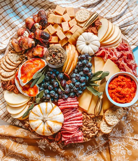 Want to build the perfect charcuterie board? I've got you! I rounded up everything you need to impress your friends with an amazing grazing board. From cheeses, to meats, nuts, dips, and everything in between - you are sure to impress your guests with your creation. Fall Graze Board, Fall Meat And Cheese Board, Autumn Charcuterie Board Ideas, Fall Baby Shower Charcuterie Board, Fall Food Board, Fall Cheese Board Ideas, Autumn Cheese Board, Fall Charcuterie Boards, Fall Grazing Board