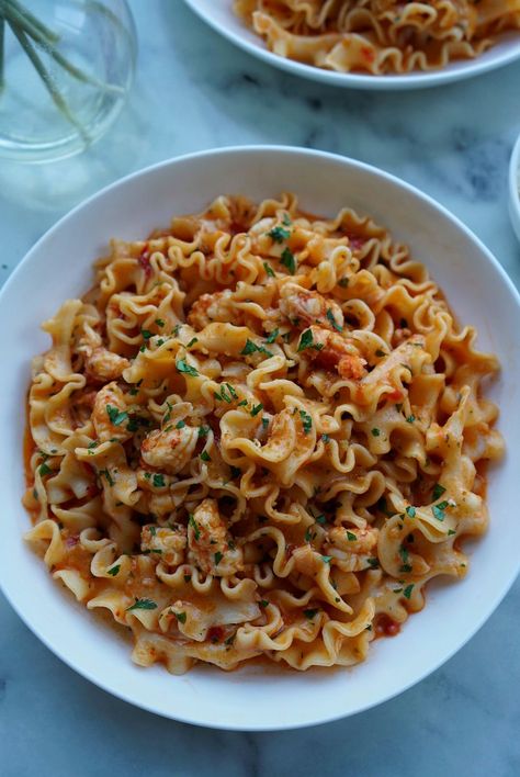 Delish! Rigatoni Fiorentina, Mafaldine Pasta, Chicken Breast Tenders, Italian Parsley, Calabrian Chili, Healthy Food Dishes, Parmigiano Reggiano, Dry White Wine, Rigatoni