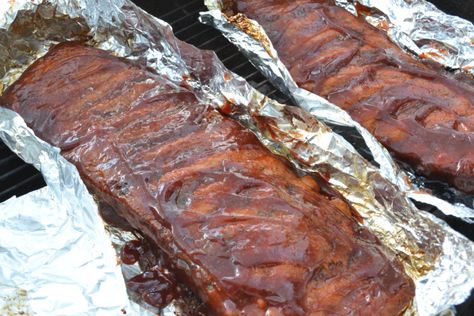 Easy Bbq Ribs On The Grill, Ribs On Charcoal Grill, Grilled Ribs Charcoal, How To Grill Ribs, Two Person Meals, Grill Ribs, Grilled Baby Back Ribs, Grilled Ribs, Pork Ribs Grilled