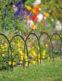 Path Edging, Landscape Borders, Paint Flowers, Beach Background Images, Victorian Garden, Landscape Edging, Edging Ideas, Lawn Edging, Diy Outdoor Decor