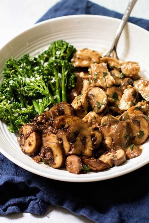 One-Pan Mushroom Chicken with steam broccolini #onepan #onepot #chicken #mushrooms Chicken Broccolini Recipe, Chicken Broccolini, Chicken Board, Broccolini Recipe, Chicken And Mushrooms, Mushroom Recipes Healthy, Almond Chicken, Mushroom Dish, Meals Ideas