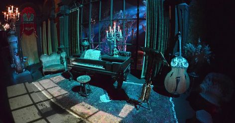 Some beautiful images of Disney's Haunted Mansion. Images by formerdisneypro. Haunted Mansion Ride, Haunted Mansion Disneyland, Disney Attractions, The Haunted Mansion, Disney Rides, Disney Memories, Disney Haunted Mansion, The Mansion, Tokyo Disneyland