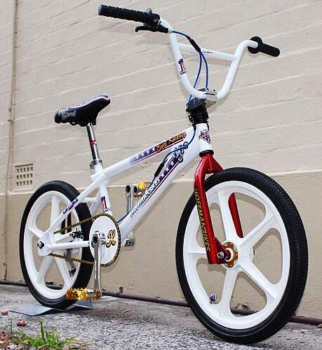 80s Bmx Bikes Old School, Bike Ride Quotes, Bmx Gear, Haro Bikes, Bmx Bandits, Bike Boy, Bmx Mountain Bike, Bike Freestyle, Bmx Cruiser