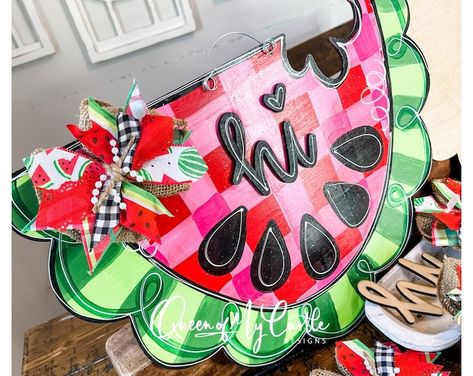 Watermelon MASON JAR Welcome SIGN Door Plaque Porch Deck Pool - Etsy Watermelon Template, Holiday Door Signs, Watermelon Door Hanger, Door Decor Diy, Summer Porch Signs, Summer Door Hangers, Painted Door Hangers, Watermelon Wreath, Watermelon Crafts