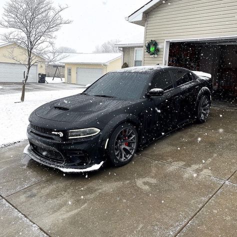 Blacked Out Cars, Dodge Charger Hellcat, Cool Car Accessories, Dodge Muscle Cars, Pimped Out Cars, Dream Cars Jeep, Lux Cars, Srt Hellcat, Ford Shelby