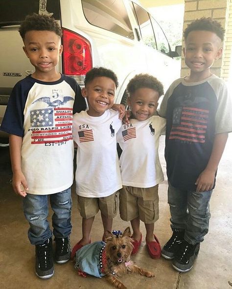 Two Sets of Identical Twin Boys from the same mother Adenike Akindude This proud mother shared a beautiful picture of her two lovely set of identical twins that are all boys on Twitter. The amazing thing is that all four boys look alike both the first set and the younger set. Aren't they beautiful? Follow us on Facebook – Dailyfamily.ng, Twitter – @DailyfamilyNG and instagram @dailyfamilyng for more updates. Black Twin Babies, Black With Blue Eyes, Twins Ultrasound, Boys Look, Twin Photography, Cute Black Babies, Beautiful Black Babies, Twin Pregnancy, Identical Twins