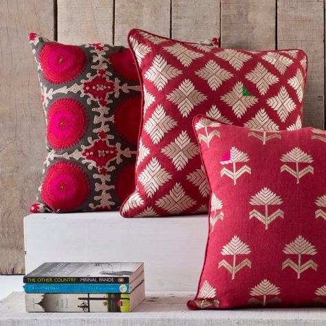 Indian Minimalism: The New Decor Norm - The Yellow Sparrow Phulkari Design, Kitchen Decor On A Budget, Sewing Room Ideas, Bedroom Design On A Budget, Best Bedroom Designs, Indian Cushions, Design On A Budget, Wall Shelves Bedroom, Trendy Sewing Projects