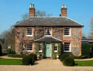 Georgian Houses, Georgian Style Homes, Georgian House, Sussex England, Georgian Architecture, Outdoor Dining Room, Country Houses, Georgian Homes, English Country House