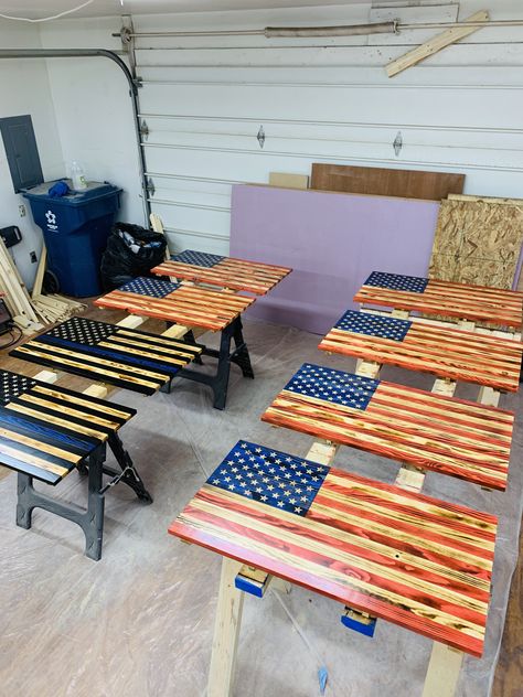 American Flag Pallet Projects, Diy Wood Flag How To Make, Wavy Flag Wood Diy, Wooden Flags Diy How To Make, Pallet Flags American Diy, Flag Wood Projects, Wood Flags Diy Projects, American Flag Wood Projects, Wooden American Flag Diy