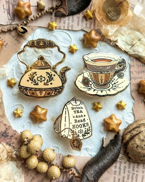 Broches Aesthetic, Pins Brooch, Enamel Pin Collection, Tea Filter, Cool Pins, Fun Craft, Tee Set, Hard Enamel Pin, Cute Pins