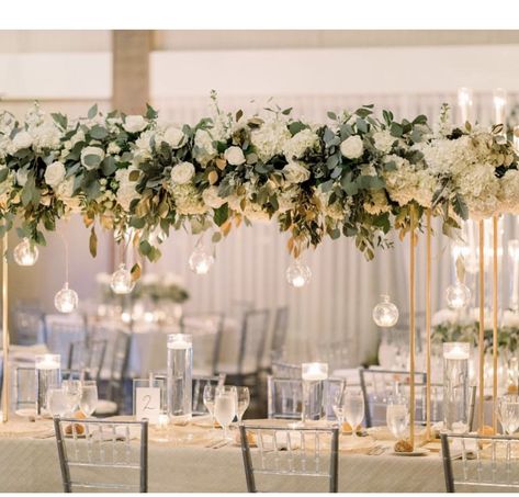 King Table Centerpieces, King Table Wedding Centerpieces, Tall Centerpiece Wedding, Wedding White Flowers, Emerald Green Wedding Theme, Wedding Reception Tables Centerpieces, Green Wedding Decorations, Wedding Top Table, Forest Theme Wedding