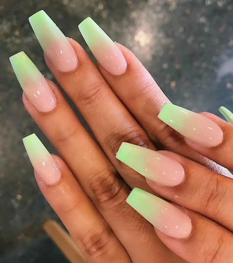 Green Ombre Nails, Unghie Sfumate, Green Acrylic Nails, Ombre Acrylic Nails, Fall Acrylic Nails, Thanksgiving Nails, Acrylic Nails Coffin Short, Summer Acrylic Nails, Green Ombre