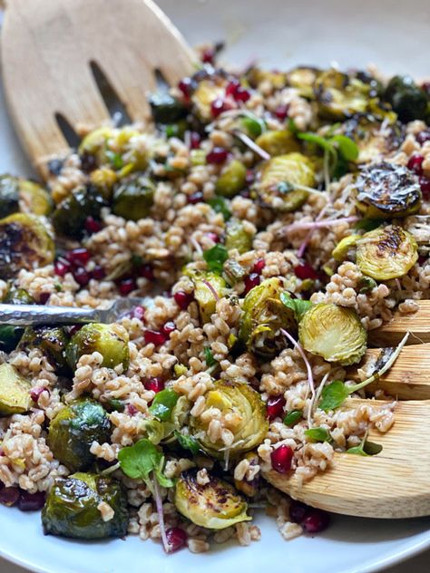 Warm Roasted Brussels Sprouts & Farro Salad - Tasty As Fit Farro Recipes, Crispy Brussel Sprouts, Parmesan Salad, Dijon Vinaigrette, Farro Salad, Pasta Pot, Roasted Brussel, Roasted Brussels Sprouts, Hearty Salads