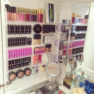 Makeup Storage Wall, Makeup Organization Diy, Makeup Organization Vanity, Makeup Board, Ways To Organize, Beauty Organization, Diy Vanity, Girly Room, Beauty Supplies