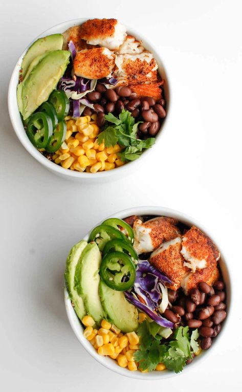 Easy Quinoa Fish Taco Bowls - Smile Sandwich Happy January, Pescatarian Meals, Taco Bowl Recipe, Fish Meals, Dinner Fish, Blackened Tilapia, Diet Lunch, Easy Quinoa, Avocado Quinoa