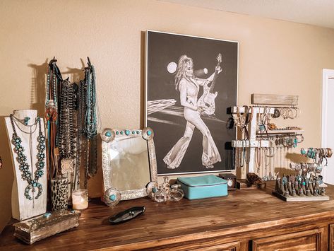 Western Organization Ideas, Western Makeup Room Ideas, Western Makeup Room, Western Night Stand Decor, Punchy Room Decor, Western Dresser Decor, Western Jewelry Display, Western Closet Ideas, Western Vanity Ideas