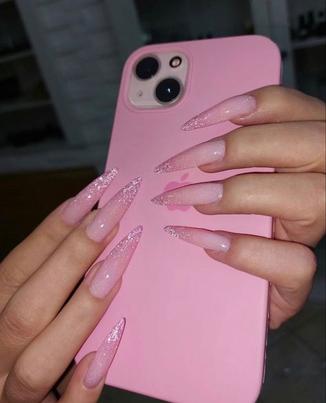 Simple Stiletto Nails, Pointy Acrylic Nails, Pointy Nail Designs, Almond Nails Pink, Pink Stiletto Nails, Nails Photos, Acrylic Nails Stiletto, Stilleto Nails Designs, Pointy Nails