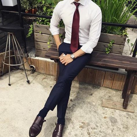 men style Red Tie Outfit Men, Red Tie Outfit, Lawyer Man, Tie Outfits Men, Men Styl, Tie Outfit, Mens Business, Mens Fashion Edgy, Formal Mens Fashion