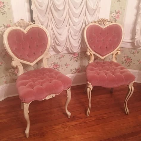 Pink Chairs, Cute Furniture, Dream Room Inspiration, Pink Room, Cute Room Decor, Room Inspiration Bedroom, Room Ideas Bedroom, Dream Decor, Dream Rooms