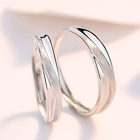 Mobius Wedding Band, Numbers Roman, Wedding Band Matching, Wedding Rings Sets His And Hers, خواتم خطوبة, Couple Bands, Couple Ring Design, Roman Numbers, Couples Ring