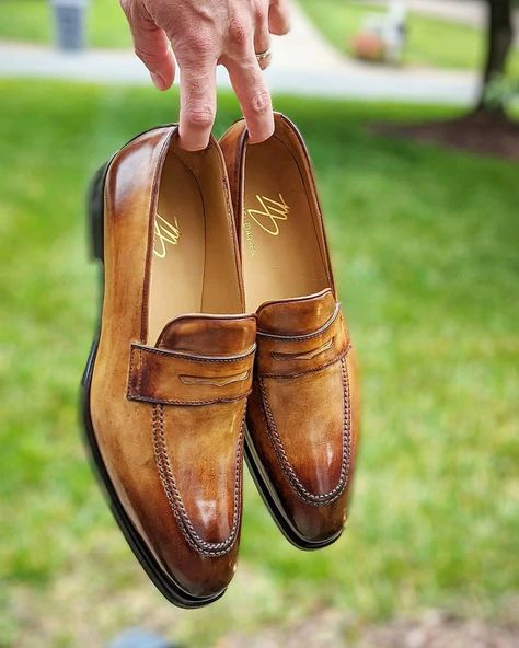 Best Sandals For Men, Men Shoes Formal, Gentleman Shoes, Leather Formal Shoes, Italian Leather Shoes, Classy Shoes, Italian Shoes, Formal Shoes For Men, Penny Loafer