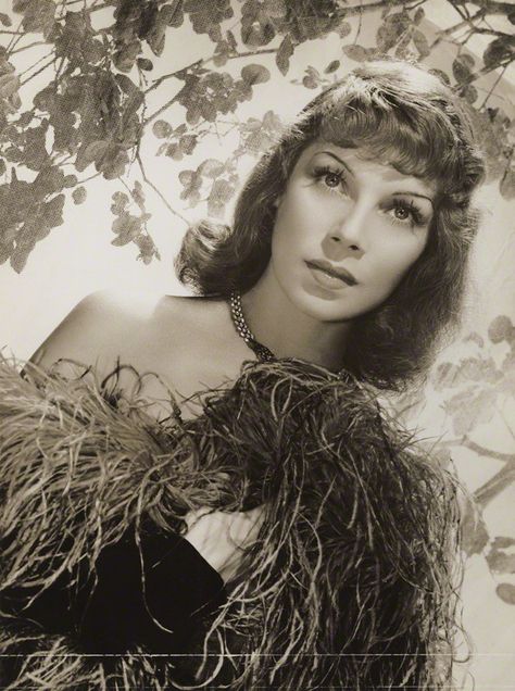 Tilly Losch , wife of Edward James British Poetry, Isabelle Adjani, People Of Interest, The Dancer, Women In History, Classic Beauty, Vintage Beauty, Hollywood Stars, Famous People