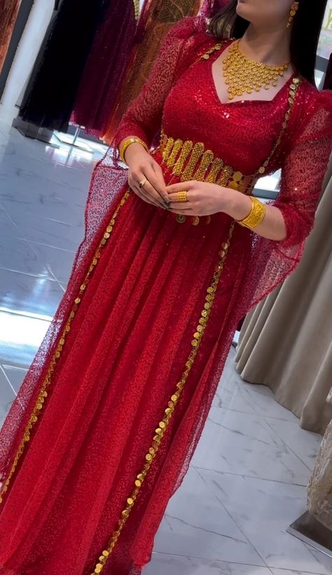 Red Kurdish Dress, Kurdish Dress Traditional, Kurdish Dress, Kurdish Clothes, Hijab Fashion Summer, Elegant White Dress, Hair Style Korea, Nikkah Dress, Red Wedding Dresses