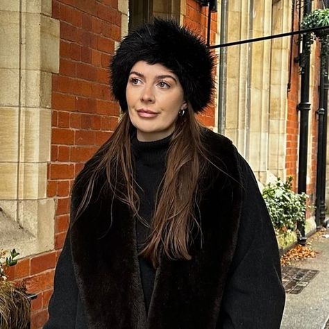 BRIONY DEVEREUX-BATCHELOR on Instagram: "tis the season for faux fur #tistheseason #chaletstyle #aestheticoutfit #winterfashiontrends #winteroutfitideas Winter outfit ideas, winter outfits, winter fashion trends, black faux fur, keeping warm, chalet style outfit, chalet style, chic style, style luxe, warm fashion trends, fur hat, winter boots, zara street style, zara outfits, zara winter fits, Leicester street style, London street style" Black Fur Hat Outfit, Fuzzy Earmuffs Outfit, Short Black Fur Coat Outfit, Faux Fur Hat Outfit, Black Fur Coat Outfit, Fur Hat Outfit, Earmuffs Outfit, Black Fur Hat, Zara Street Style