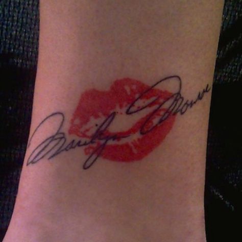 Marilyn Monroe lips tattoo thinking about getting this Marilyn Monroe Lips, Monroe Tattoo, Marilyn Monroe Tattoo, Kiss Tattoos, Lipstick Tattoos, Lip Tattoos, 1 Tattoo, Girly Tattoos, Dope Tattoos