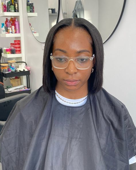 You can never go wrong with a bob. Swipe to see the cut 😍 It’s Sew-In Season so head to our website and book yourself In. Service ✨ Sew-In With Leave Out ✨ Stylist 💕Aja 💕 We offer a 20% discount to all Uni students and children under 15🥳 . . Our October books are now open and we’ll be taking bookings for October ! . . Contacts https://www.pbastudios.co.uk/ Bs2 Odf, 17 A west street . . #weave #explore #explorepage #bristolbraids #hair #bristolhairsalon #braids #hairideads October Books, A Bob, Sew In, Cut It, Now Open, Bristol, Hair Salon, Braids, Books