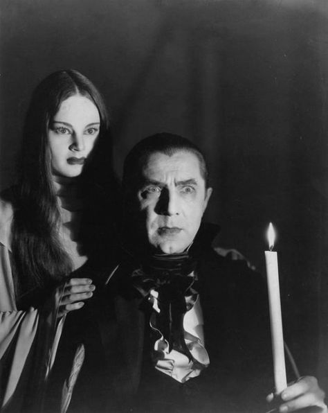 Retro Horror on Twitter: "Bela Lugosi and Carroll Borland - MARK OF THE VAMPIRE (1935) #gothic #vampire #retrohorror… " Carroll Borland, Mark Of The Vampire, Universal Horror, Spooky Pictures, Classic Monster Movies, Goth Stuff, Horror Vintage, Patrick Wilson, Vampire Halloween