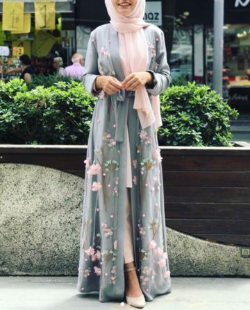 Elegant modest fashion from contemporary collections to traditional abayas. All products are hand picked. Hijab Fashion Casual Muslim Outfit Ideas, Eid Fashion, Abaya Design, Stile Hijab, Mode Kimono, Open Abaya, Frock Fashion, Gaun Fashion, Maxi Outfits