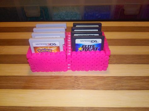 Game Holder, Bread Ideas, Easy Pixel Art, Diy Perler Bead Crafts, Perler Crafts, Aqua Beads, Diy Perler Beads, Bead Ideas, Art 3d