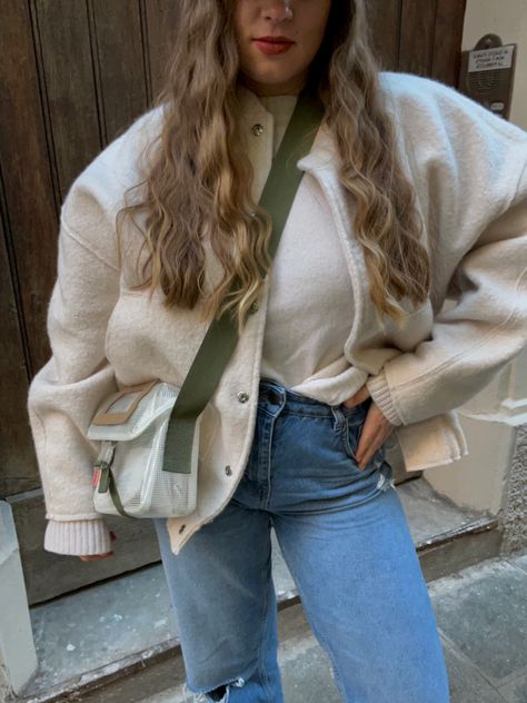 Women’s fashion, ootd, white jacket, women’s accessories, winter accessories, winter jacket, winter sweater, beige tones, beige aesthetic, crossbody bag Spring 2024 Jacket Trends, Spring Jackets 2024, Beige Jacket Outfit, White Jacket Women, Parisian Outfits, Spring Ootd, Beige Tones, Beige Jacket, Stockholm Fashion