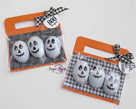 Halloween Crafts Easy, Easy Halloween Ideas, Halloween Treat Bags Diy, Diy Halloween Candy, Halloween Candy Box, Halloween Treat Holders, Candy Gifts Diy, Diy Halloween Treats, Christmas Treats Holders