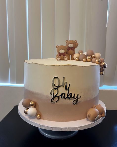 Baby shower cake 🤍 We Can Bearly Wait Baby Shower Cake, Baby Shower Cakes Neutral, Baby Shawer, Shower Centerpieces, Baby Shower Cake, Baby Shower Centerpieces, Gender Neutral Baby Shower, Neutral Baby Shower, Shower Cake