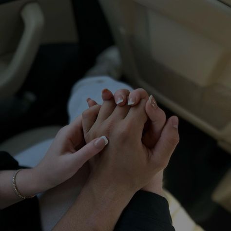 𝙀𝙫𝙚 𝙂𝙖𝙗𝙧𝙞𝙚𝙡𝙡𝙖 on Instagram: “🤍” Girls Holding Hands, Dream Man, April 15, Dream Guy, Beautiful Horses, Relationship Goals, Holding Hands, A Girl, A Man