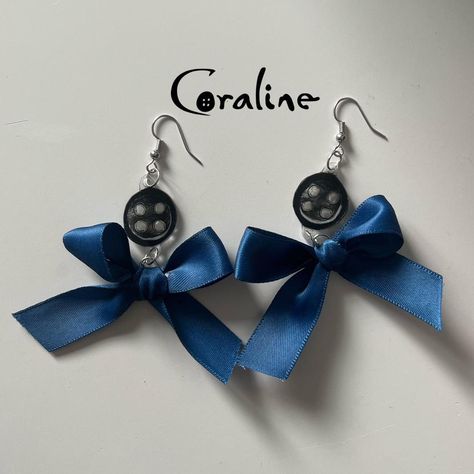 coraline button earrings 🐈‍⬛ so perfect for fall... - Depop #coraline #coralinemovie Coraline Dowsing Rod, Coraline Crafts Diy, Coraline Accessories, Coraline Jewelry, Coraline Earrings, Coraline Crafts, Coraline Diy, Coraline Button, Artsy Earrings