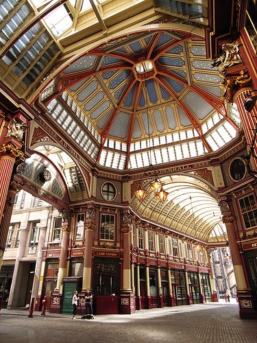 Buildings In London, Diagonal Alley, Victorian Market, Leadenhall Market London, London Markets, Architecture London, Leaky Cauldron, London Market, Shopping District