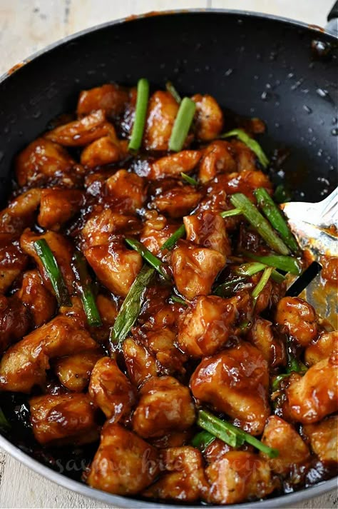 Best Mongolian Chicken recipe! This has crispy fried chicken smothered in sticky, sweet and savoury sauce, serve with rice or noodles. Make this dish under 30minutes for dinner or lunch. #savorybitesrecipes #mongolianchicken #chicken #30minutesdinner #easyrecipe Chop Suet Recipes, Crispy Scallion Chicken, Asian Chicken Rice Recipes, Mongolian Chicken Noodles, Asian Chicken And Rice Recipes, Asian Chicken And Rice, Chx Recipes, Mongolian Chicken Recipe, Suet Recipe