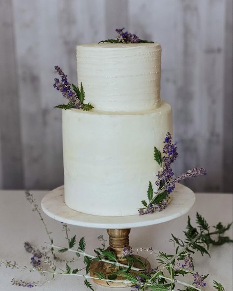 Sage flowers Lavender Rustic Wedding Cake, Two Tier Wedding Cake Lavender, Purple Flower Wedding Cake, Lavender Wedding Cake Ideas, Lavender And Sage Wedding Cake, Purple And Green Wedding Cake, Wedding Cake Lavender, Wedding Cake Simple Elegant, Lavender Wedding Cake