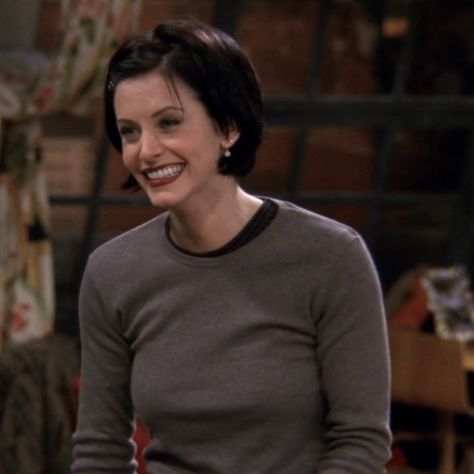 Monica Geller Bob Haircut, Monica Friends Hair Short, Courtney Cox Short Hair, Monica Friends Hair, Monica Geller Haircut, Monica Short Hair, Monica Geller Short Hair, Courtney Cox 90s, Monica Geller Hair