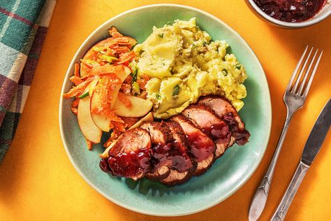 Hello Fresh Pork Tenderloin, Pork Tenderloin Hello Fresh, American Dinner Ideas, Hello Fresh Pork, Easy American Recipes, Apple Slaw Recipe, Apple Pork Tenderloin, Meal Service, Carrot Slaw